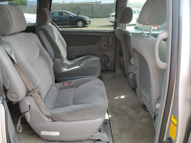 5TDZA23C34S061786 - 2004 TOYOTA SIENNA CE SILVER photo 11