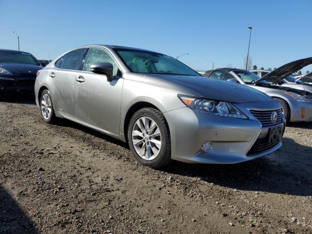 JTHBW1GG6F2094574 - 2015 LEXUS ES 300H SILVER photo 4