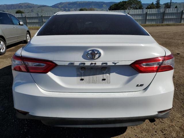 4T1B11HK8JU088495 - 2018 TOYOTA CAMRY L WHITE photo 6