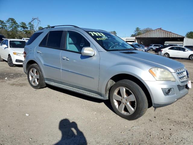 4JGBB56E89A516001 - 2009 MERCEDES-BENZ ML 350 SILVER photo 4