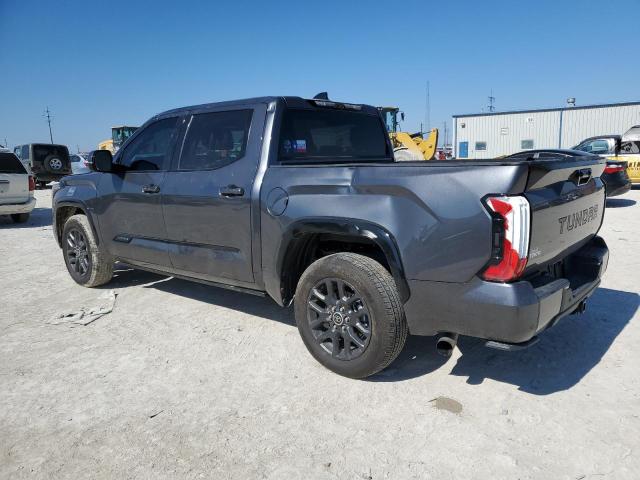 5TFNA5AB4NX012439 - 2022 TOYOTA TUNDRA CREWMAX PLATINUM Grau Foto 2