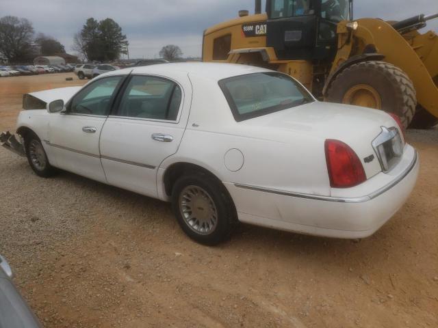 1LNFM83W8WY712369 - 1998 LINCOLN TOWN CARTIER WHITE photo 2