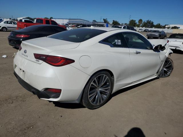 JN1EV7EK3JM340122 - 2018 INFINITI Q60 LUXE 300 WHITE photo 3