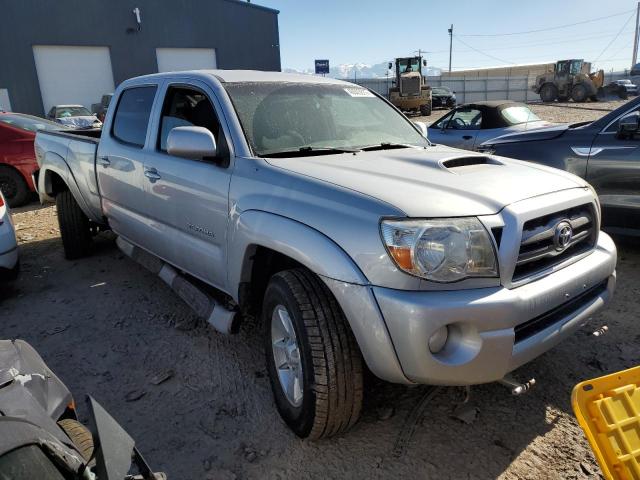 3TMMU52NX9M010301 - 2009 TOYOTA TACOMA DOUBLE CAB LONG BED SILVER photo 4