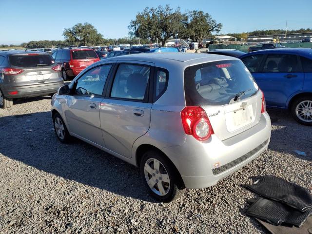 KL1TD66E49B306599 - 2009 CHEVROLET AVEO LS SILVER photo 2