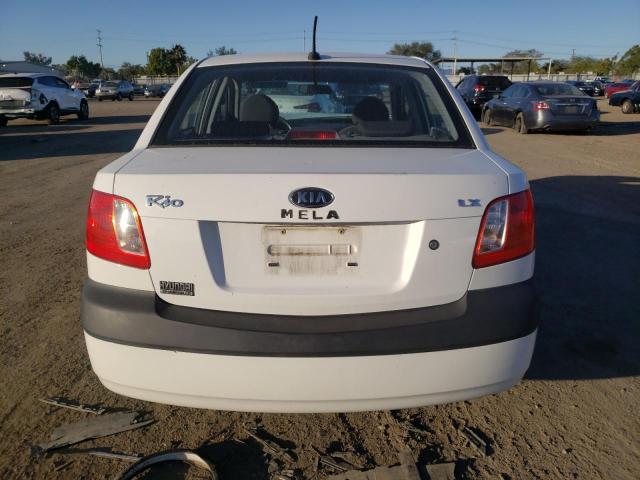 KNADE223596504699 - 2009 KIA RIO BASE WHITE photo 6