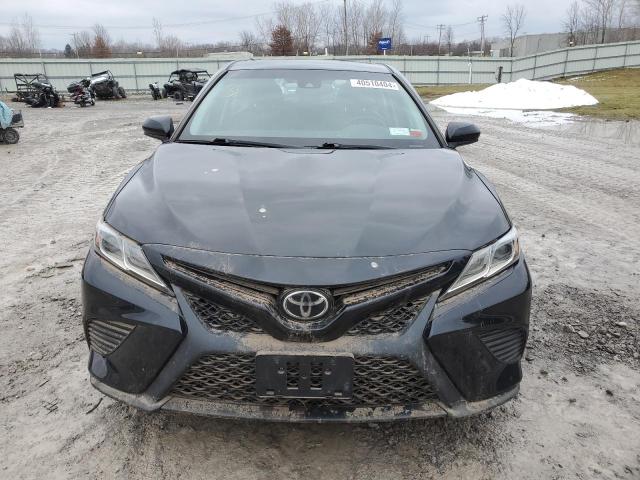 4T1B11HK9JU582316 - 2018 TOYOTA CAMRY L BLACK photo 5