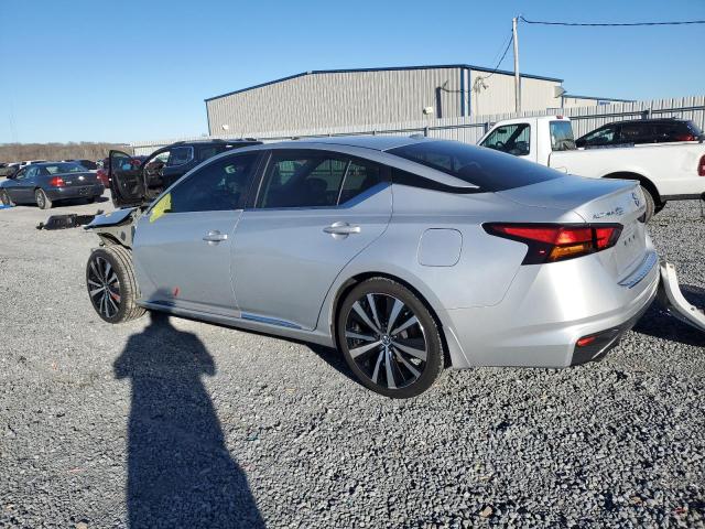 1N4BL4CV4KC142695 - 2019 NISSAN ALTIMA SR SILVER photo 2