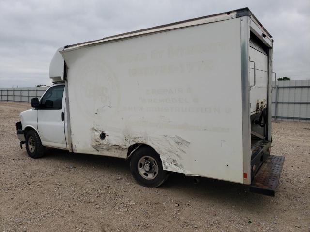 1GB0GRFG9J1333673 - 2018 CHEVROLET EXPRESS G3 WHITE photo 2