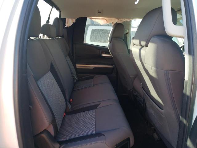 5TFUY5F1XHX657804 - 2017 TOYOTA TUNDRA DOUBLE CAB SR/SR5 WHITE photo 10