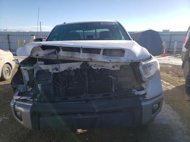 5TFUY5F1XHX657804 - 2017 TOYOTA TUNDRA DOUBLE CAB SR/SR5 WHITE photo 5