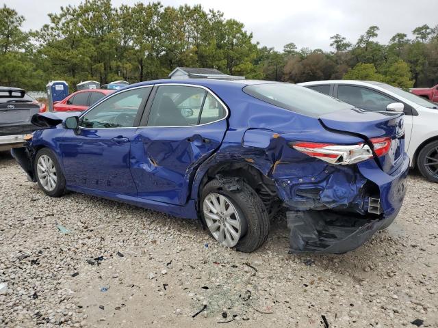 4T1B11HK2JU600879 - 2018 TOYOTA CAMRY L BLUE photo 2