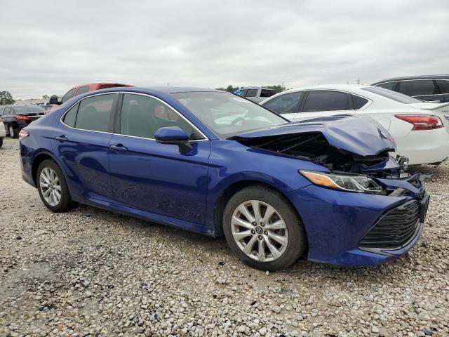 4T1B11HK2JU600879 - 2018 TOYOTA CAMRY L BLUE photo 4