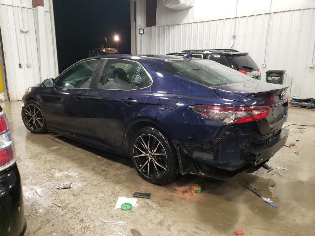 4T1G11AKXMU465803 - 2021 TOYOTA CAMRY SE BLUE photo 2