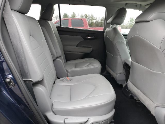 5TDGZRBH8MS108137 - 2021 TOYOTA HIGHLANDER XLE BLUE photo 11