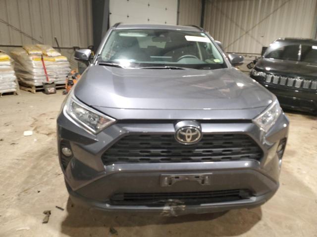 JTMP1RFV0KD007075 - 2019 TOYOTA RAV4 XLE CHARCOAL photo 5