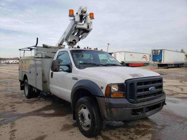 1FDXF46Y47EA36946 - 2007 FORD F450 SUPER DUTY WHITE photo 4