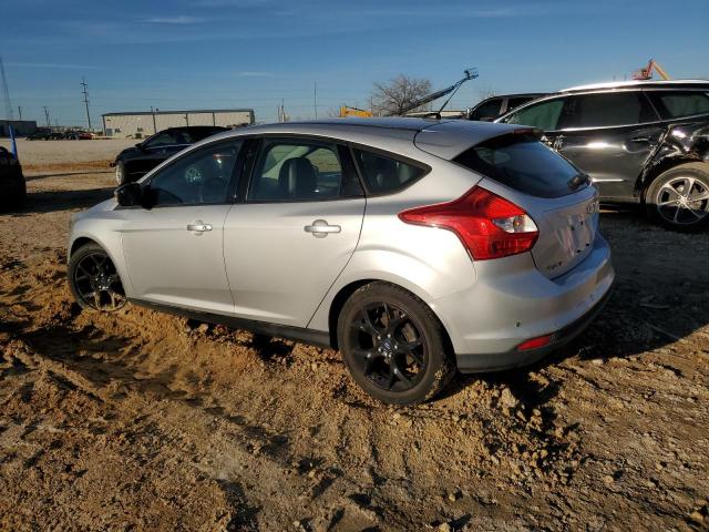 1FADP3K2XEL337445 - 2014 FORD FOCUS SE SILVER photo 2