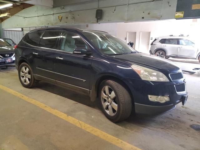 1GNEV33DX9S131016 - 2009 CHEVROLET TRAVERSE LTZ BLUE photo 4