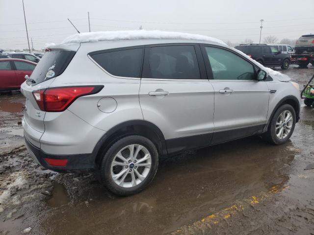 1FMCU9GD1KUC51552 - 2019 FORD ESCAPE SE SILVER photo 3