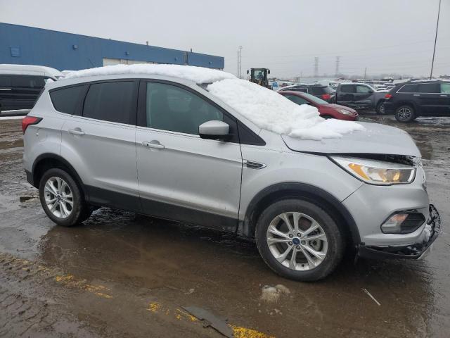 1FMCU9GD1KUC51552 - 2019 FORD ESCAPE SE SILVER photo 4