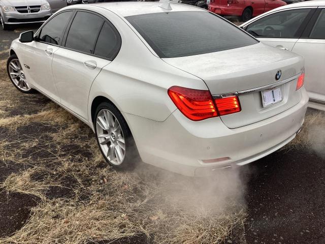 WBAKA8C59BCY36626 - 2011 BMW 750 I WHITE photo 3