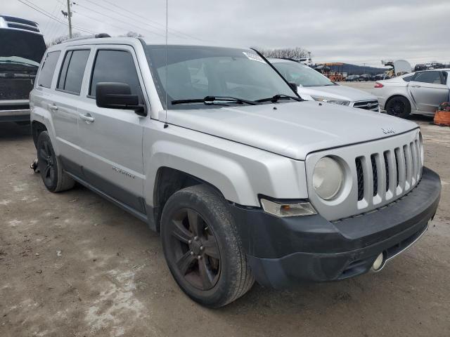 1C4NJPFB9DD158629 - 2013 JEEP PATRIOT LATITUDE SILVER photo 4