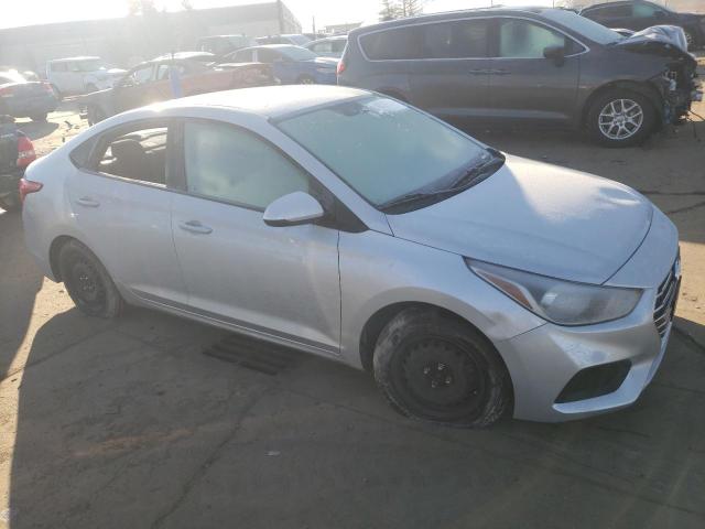 3KPC24A67LE096528 - 2020 HYUNDAI ACCENT SE SILVER photo 4