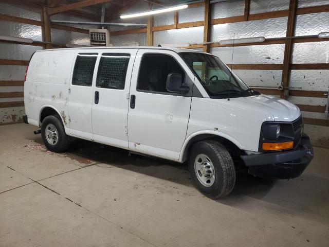 1GCWGFCA2D1903862 - 2013 CHEVROLET EXPRESS G2 WHITE photo 4