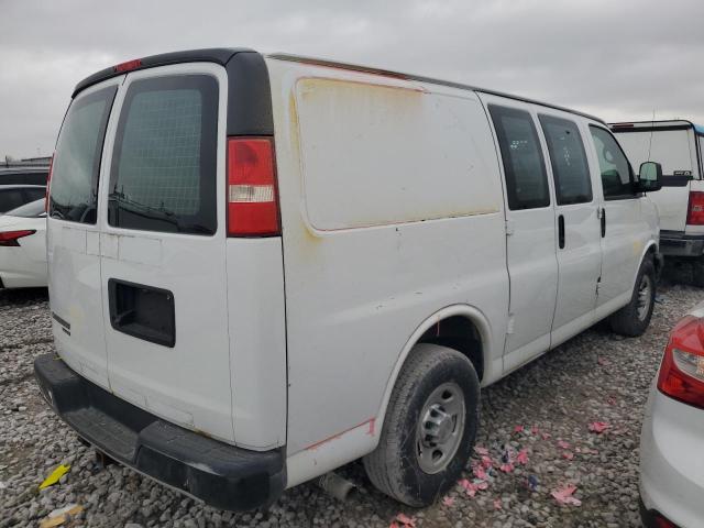 1GCWGFCA8D1191700 - 2013 CHEVROLET EXPRESS G2 WHITE photo 3