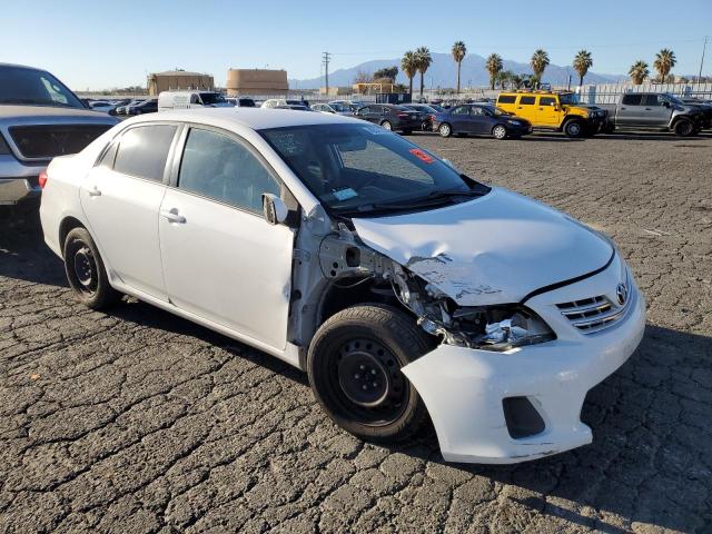 5YFBU4EE8DP083648 - 2013 TOYOTA COROLLA BASE WHITE photo 4