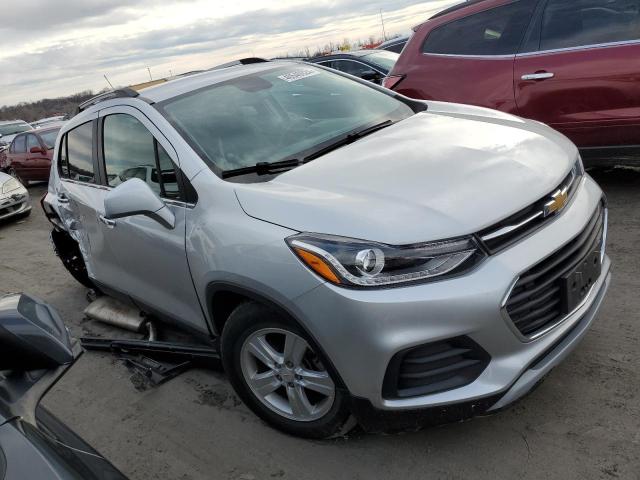 KL7CJLSB4LB008246 - 2020 CHEVROLET TRAX 1LT SILVER photo 4