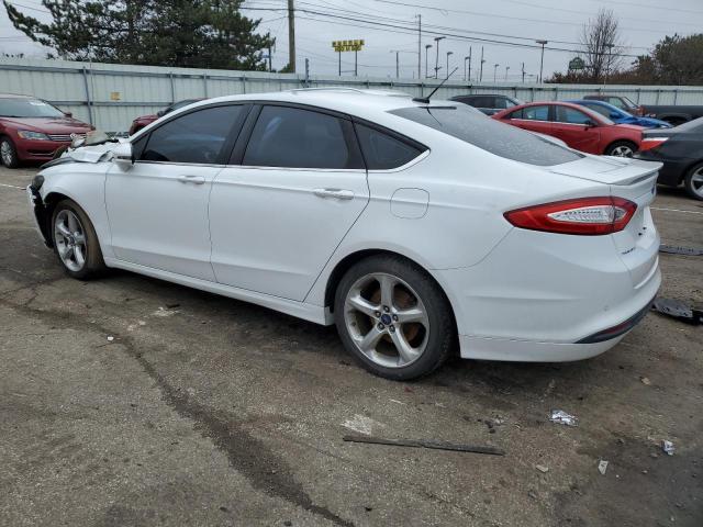 3FA6P0H72GR249620 - 2016 FORD FUSION SE WHITE photo 2