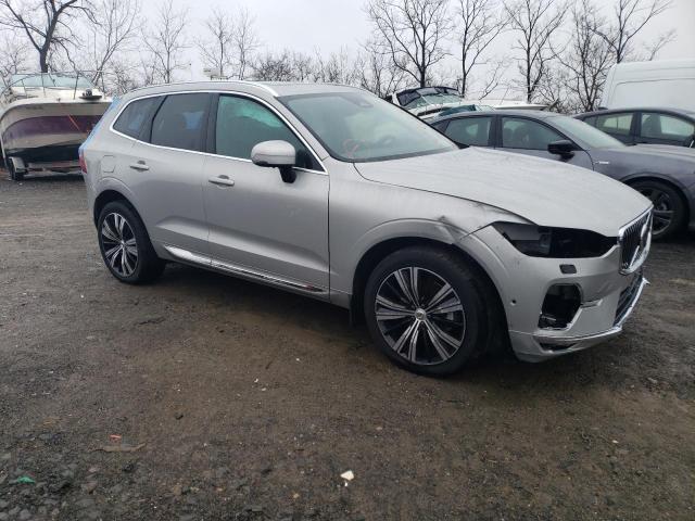 YV4L12RN4P1254980 - 2023 VOLVO XC60 PLUS SILVER photo 4