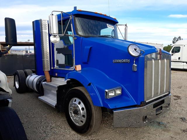 2011 KENWORTH CONSTRUCTI T800, 