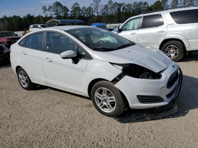 3FADP4BJ1KM113651 - 2019 FORD FIESTA SE WHITE photo 4