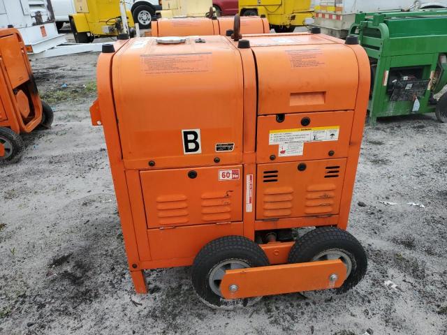 TTB01580 - 2010 TFAT TG7500D ORANGE photo 9