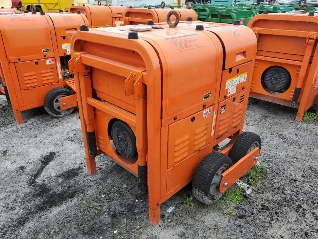 TTB01417 - 2010 TFAT TG7500D ORANGE photo 4