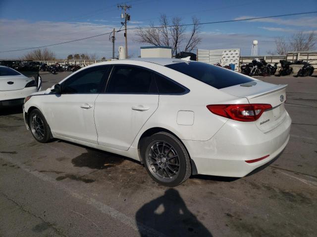 5NPE24AF4FH241792 - 2015 HYUNDAI SONATA SE WHITE photo 2