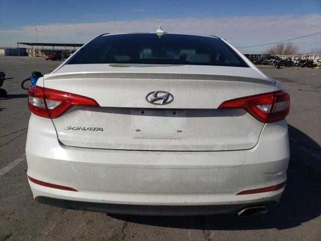 5NPE24AF4FH241792 - 2015 HYUNDAI SONATA SE WHITE photo 6