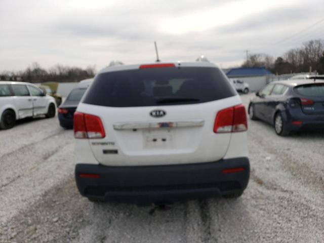 5XYKTDA13BG139437 - 2011 KIA SORENTO BASE WHITE photo 6