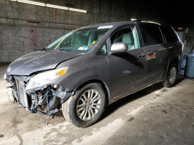 2013 TOYOTA SIENNA XLE, 