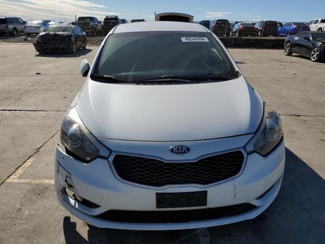 KNAFK5A81G5582058 - 2016 KIA FORTE LX WHITE photo 5