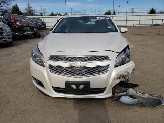 1G11H5SA8DF226976 - 2013 CHEVROLET MALIBU LTZ 白色 照片 5