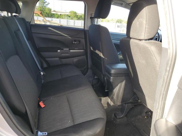 JA4ARUAU1MU017210 - 2021 MITSUBISHI OUTLANDER ES 银色 照片 10