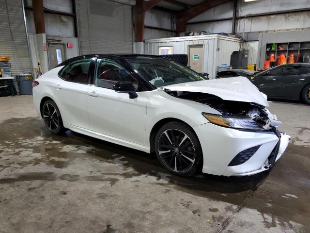 4T1B61HK6KU297849 - 2019 TOYOTA CAMRY XSE WHITE photo 4