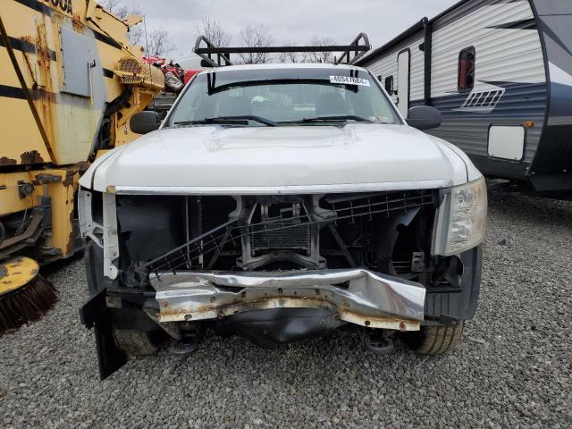 1GBHC24KX7E526977 - 2007 CHEVROLET SILVERADO C2500 HEAVY DUTY WHITE photo 5