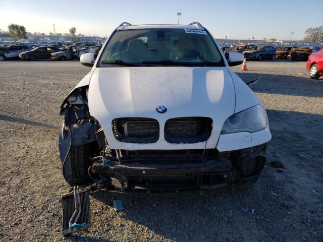 5UXZV8C55D0C15234 - 2013 BMW X5 XDRIVE50I WHITE photo 5