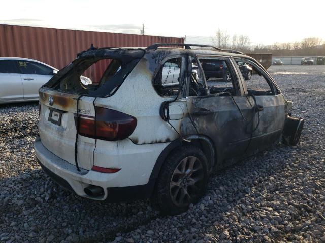 5UXZV4C52D0E12807 - 2013 BMW X5 XDRIVE35I WHITE photo 3