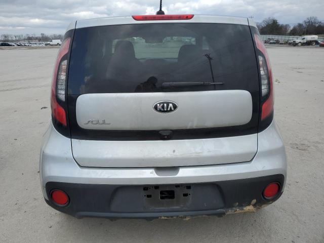 KNDJN2A27K7696920 - 2019 KIA SOUL SILVER photo 6